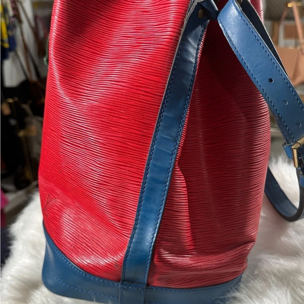 Louis Vuitton LV Shoulder Bag Noe Red Epi - Picture 14 of 15